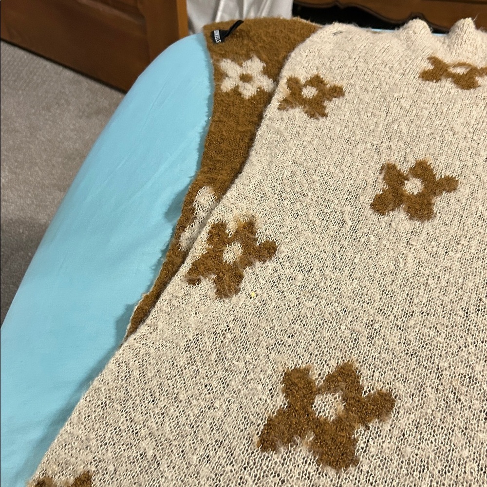 Steve Madden Rust Knit Scarf - Picture 7 of 9